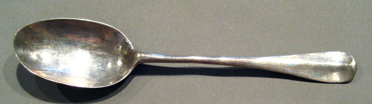 1998.0004.585 Silver Spoon upper surface