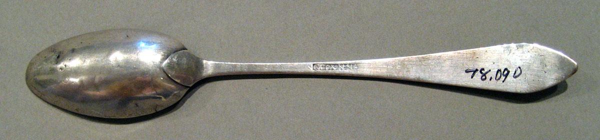 1998.0004.628.001 Silver Spoon underside