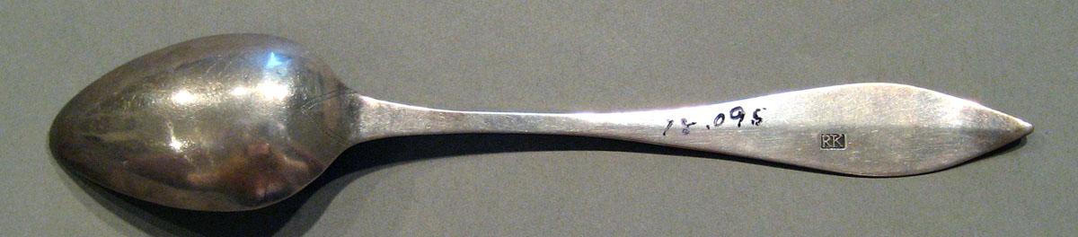 1998.0004.633 Silver Spoon underside