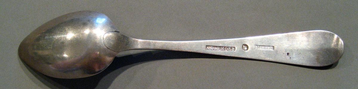 1998.0004.640.002 Silver Spoon underside