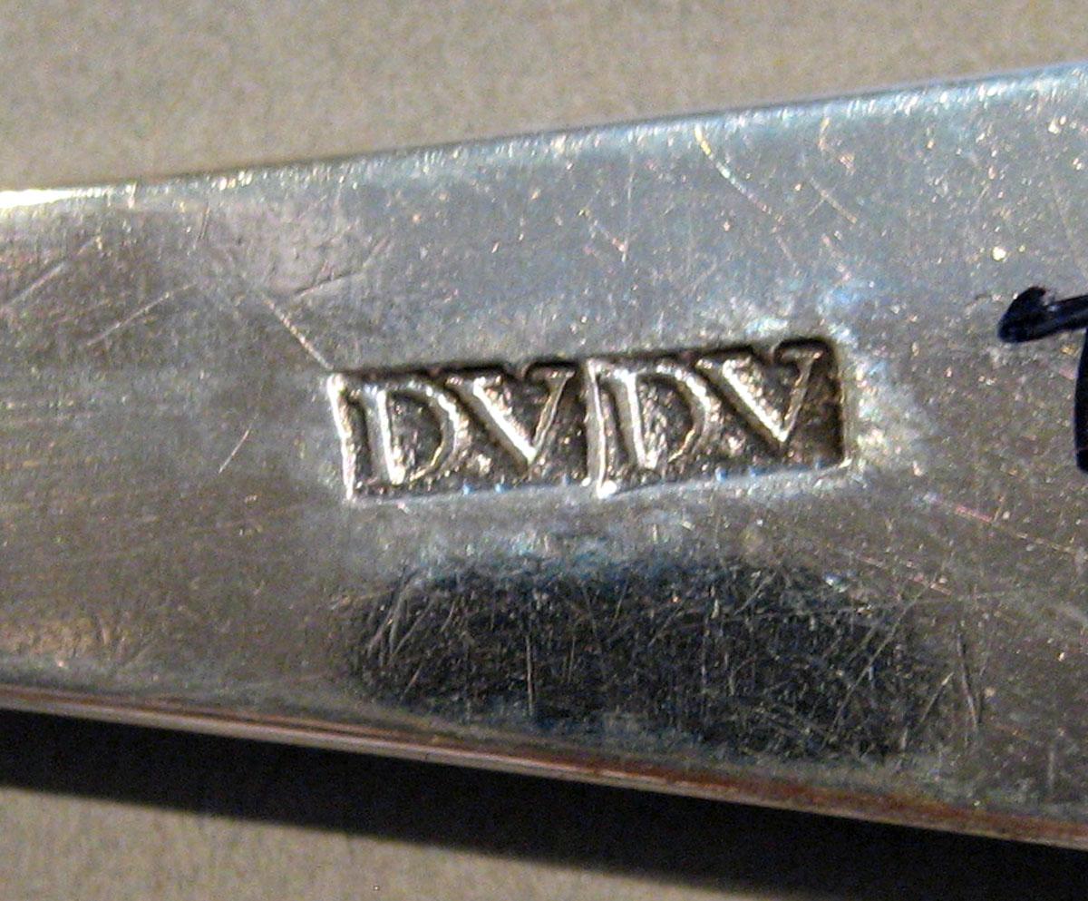 1998.0004.654 Silver Spoon mark