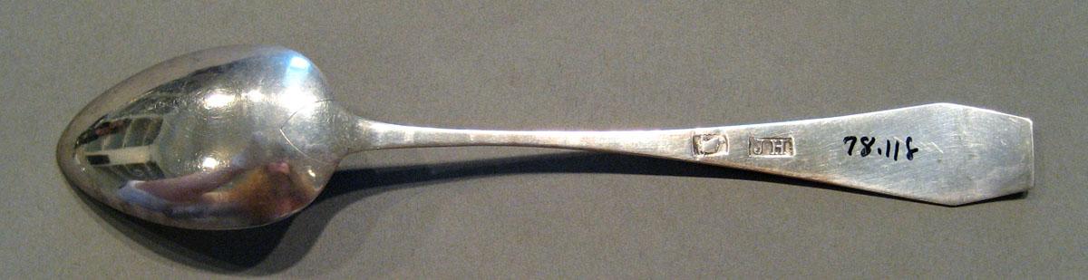 1998.0004.655.002 Silver Spoon underside
