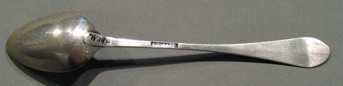 1998.0004.676.002 Silver Spoon underside