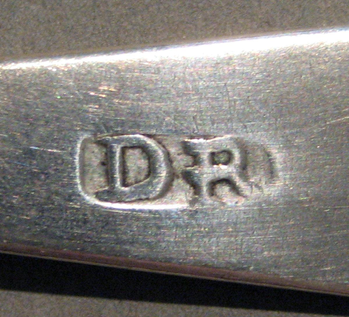 1998.0004.712 Silver Spoon mark
