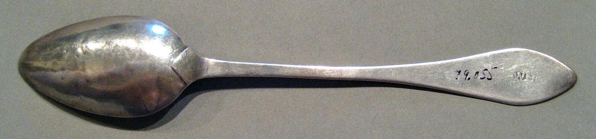 1998.0004.775.001 Silver Spoon underside