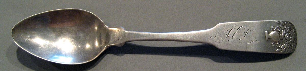 1998.0004.790.003 Silver Spoon upper surface