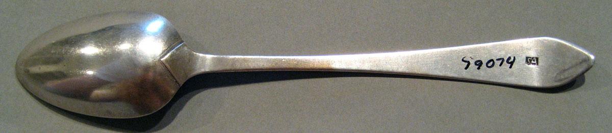 1998.0004.794.002 Silver Spoon underside