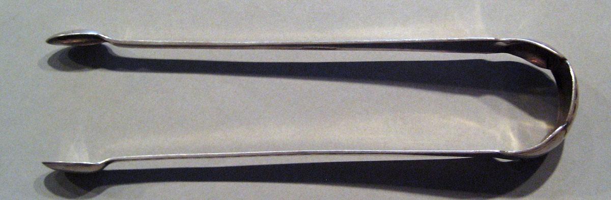 1998.0004.796 Silver Tongs view 3