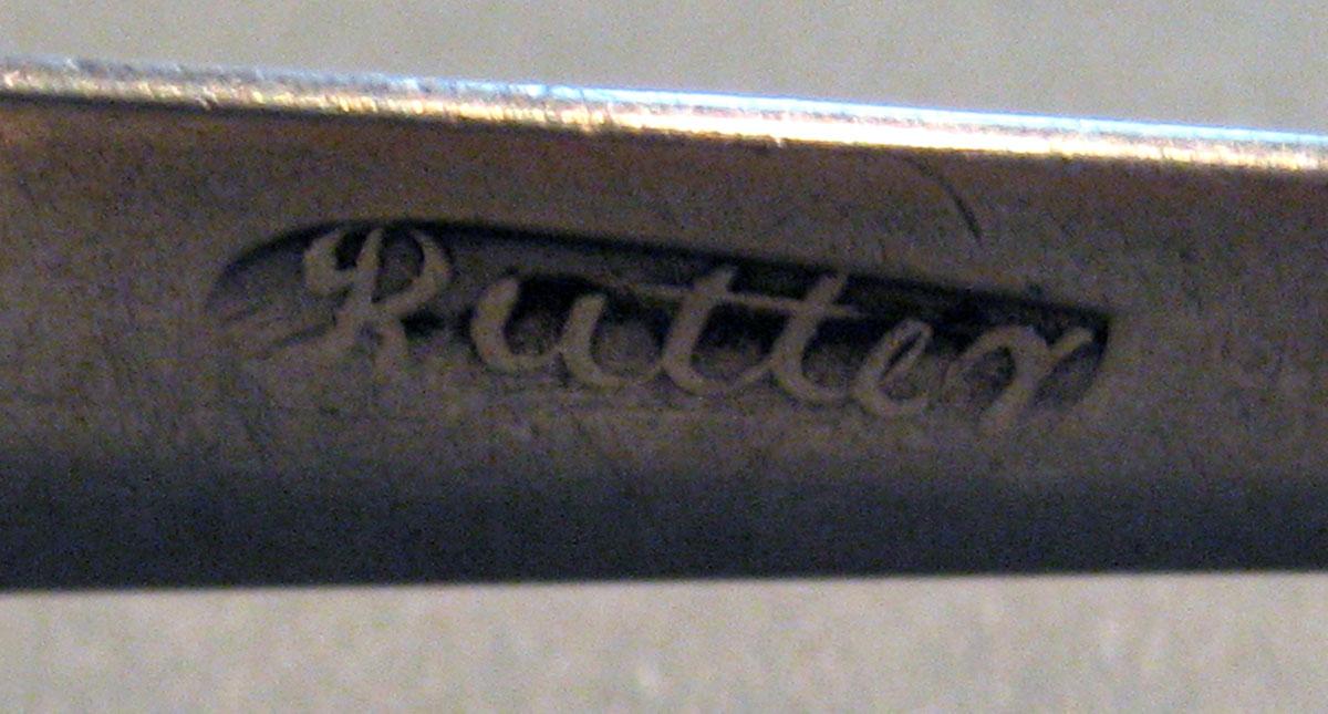 1998.0004.796 Silver Tongs mark 1