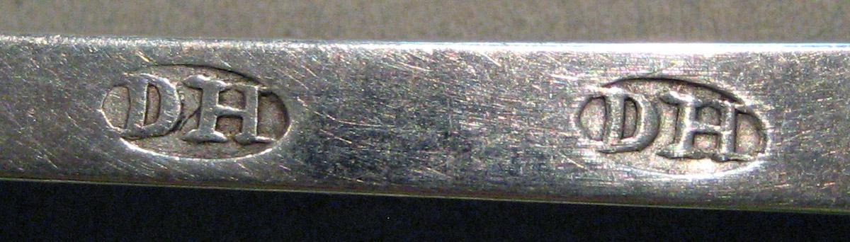 1998.0004.816 Silver Spoon mark