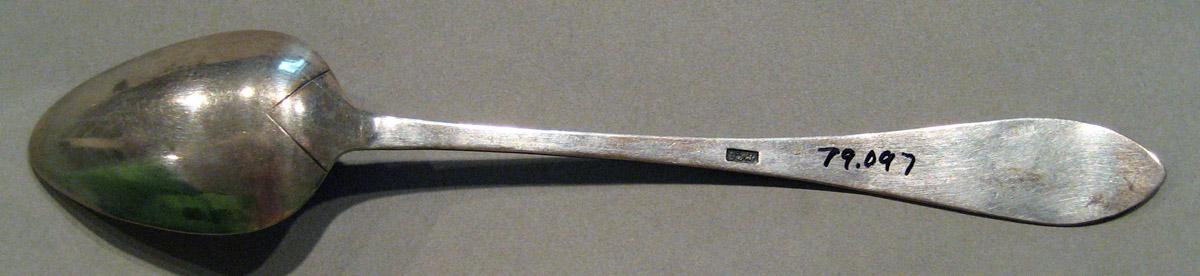 1998.0004.818.001 Silver Spoon underside