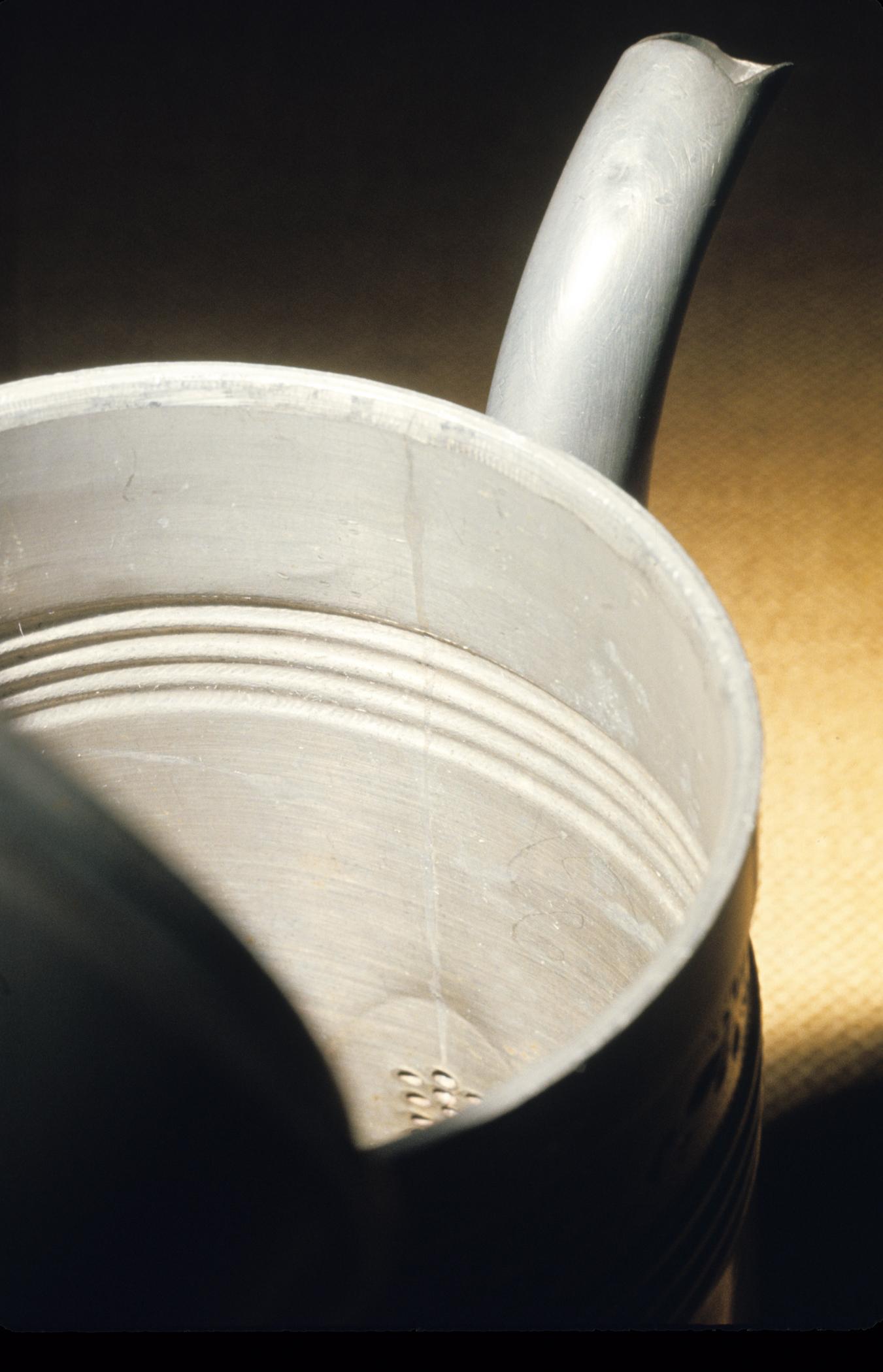 1958.0673 Pewter teapot (detail)