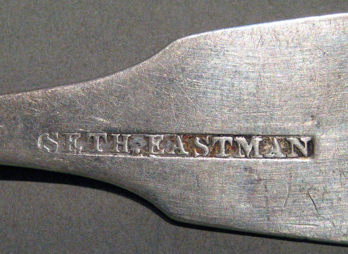 1998.0004.834.001 Silver Spoon mark