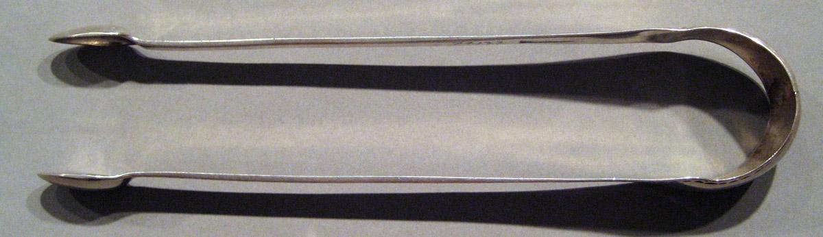 1998.0004.852 Silver Tongs view 3