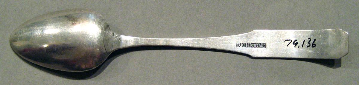 1998.0004.855.002 Silver Spoon underside
