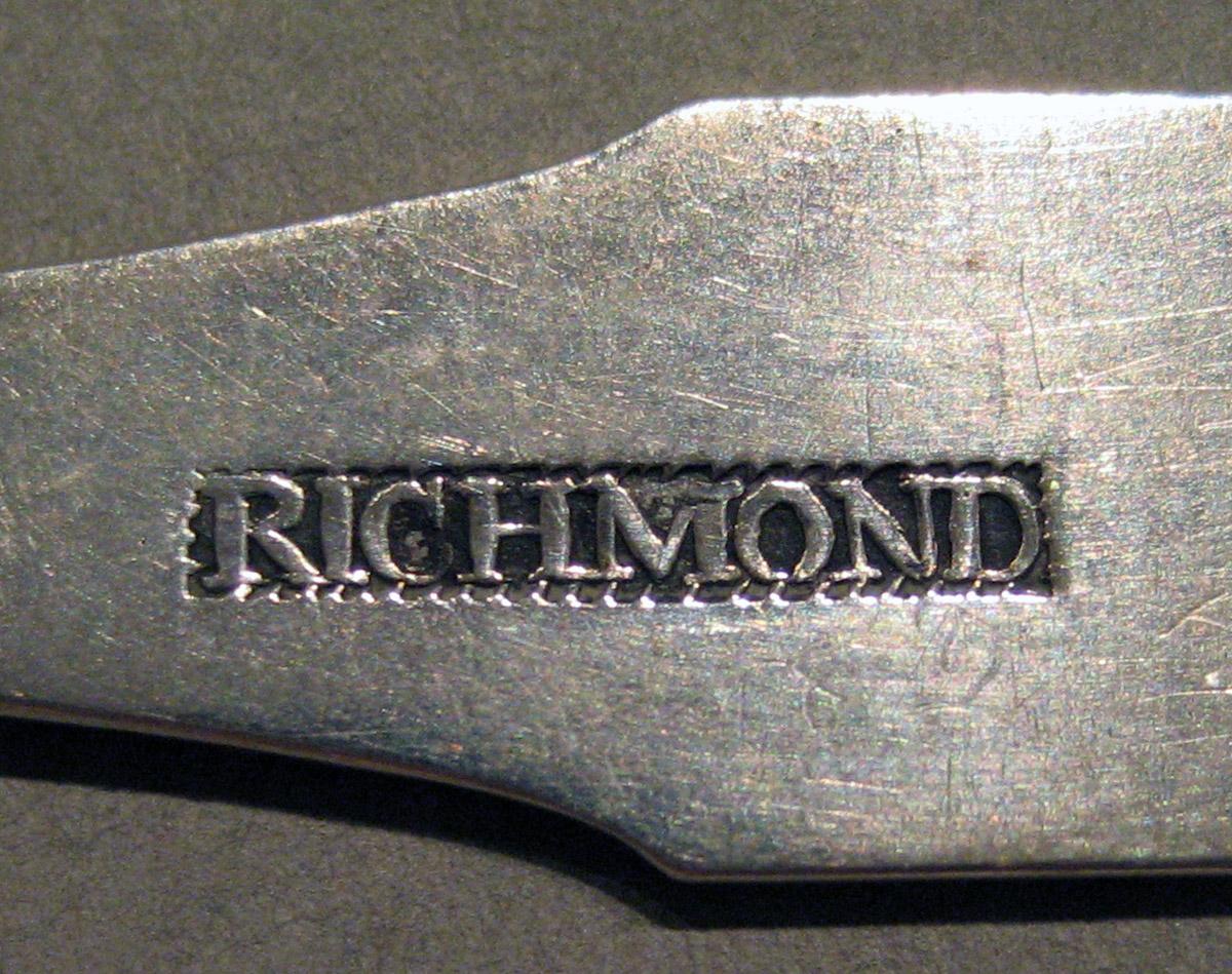 1998.0004.855.002 Silver Spoon mark