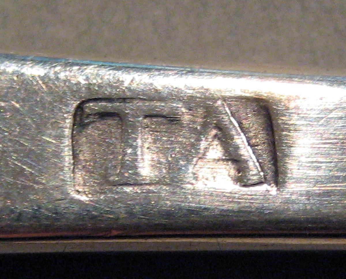 1998.0004.869 Silver Spoon mark