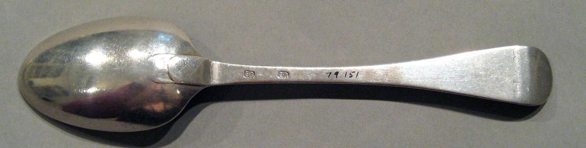 1998.0004.870.001 Silver Spoon underside