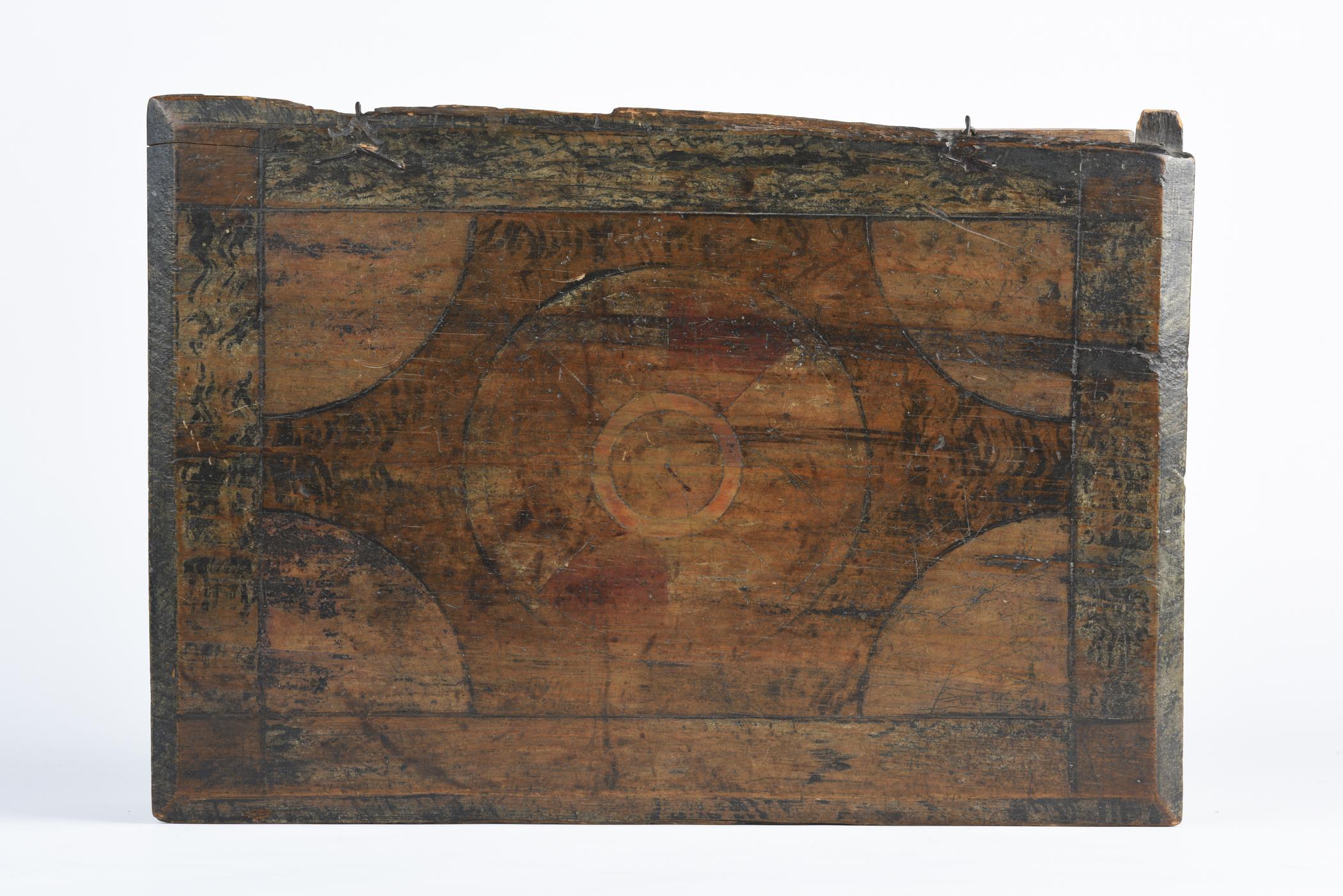1958.0679 Box, view 3, underside