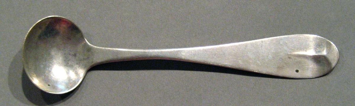 1998.0004.906 Silver Spoon upper surface