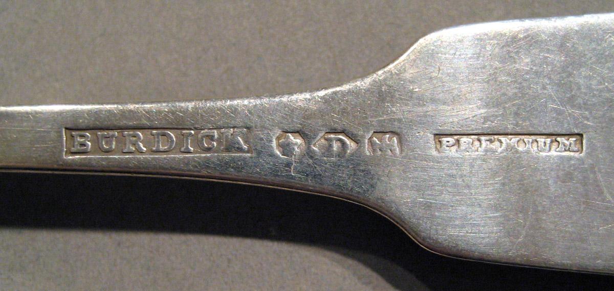 1998.0004.915 Silver Spoon mark