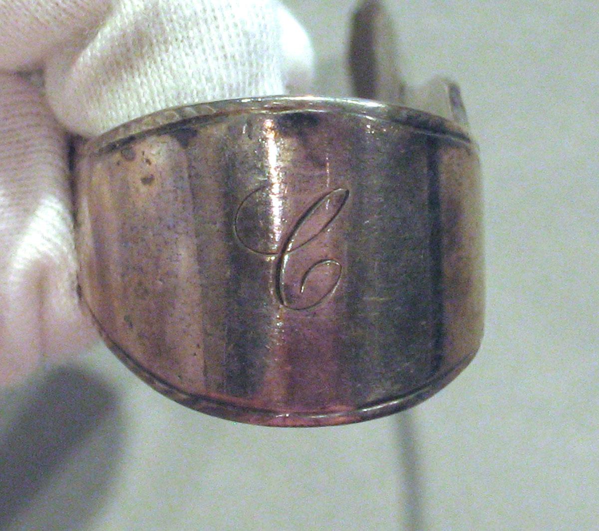 1998.0004.956 bow engraving