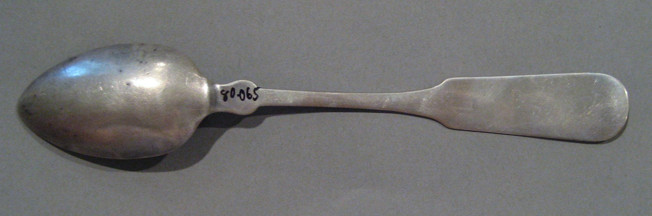 1998.0004.960.001 spoon underside