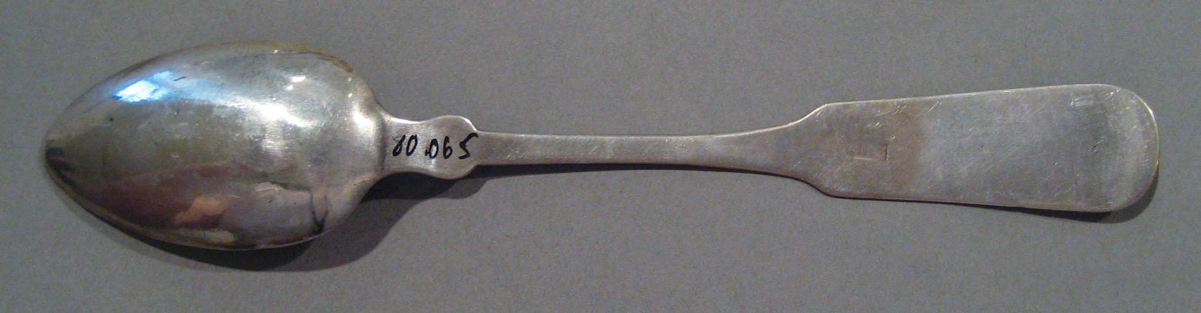 1998.0004.960.002 spoon underside