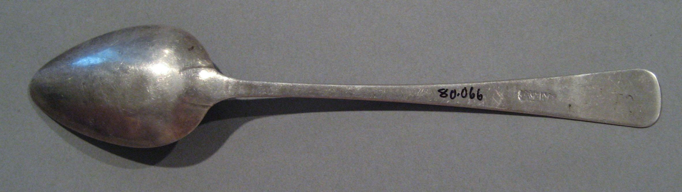 1998.0004.961.001 spoon underside
