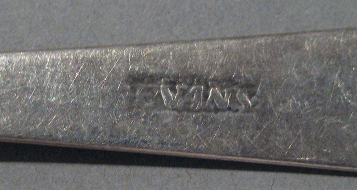 1998.0004.961.002 spoon mark