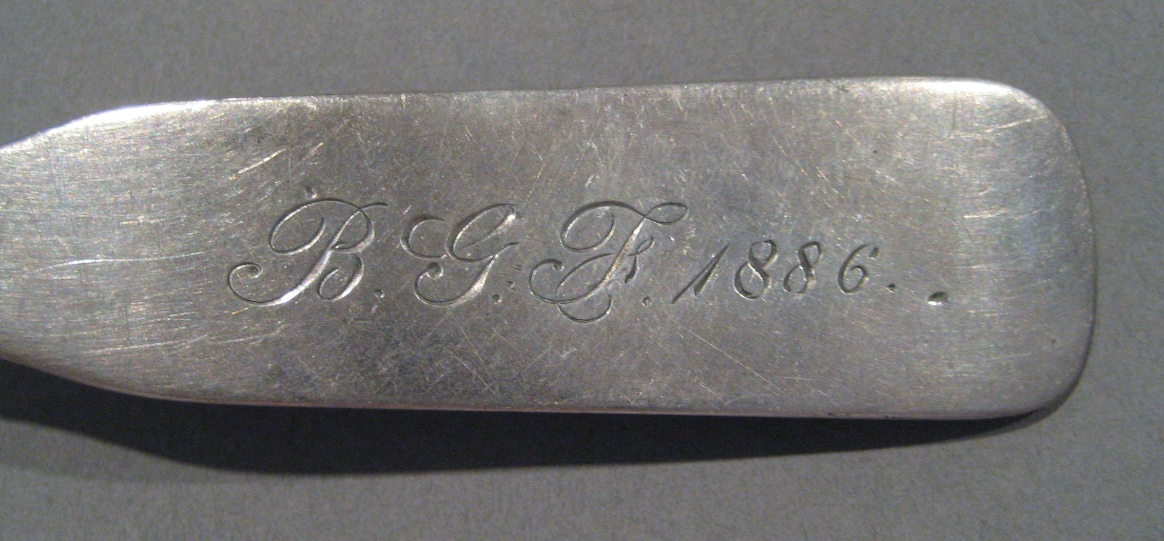 1998.0004.963 spoon upperside engraving