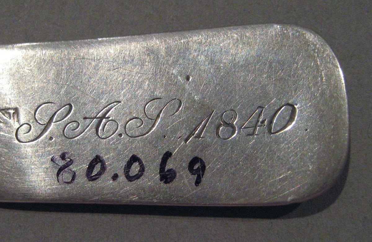 1998.0004.963 spoon engraving underside