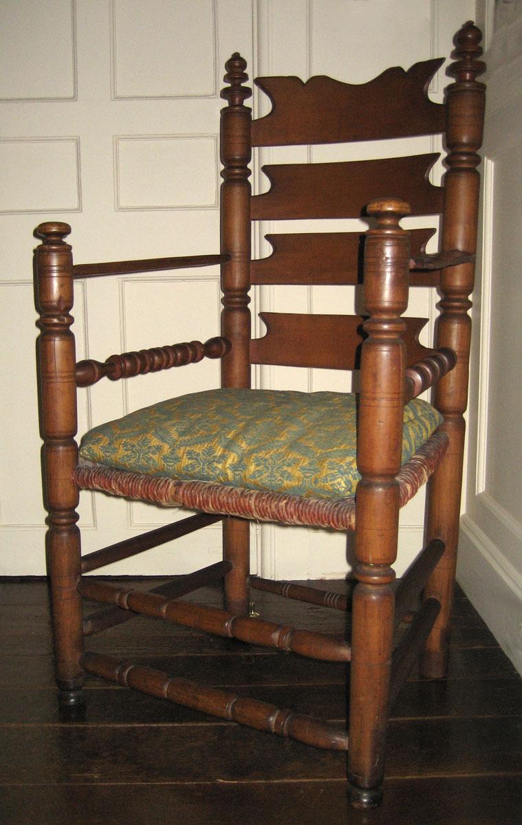 1958.0690 with cushion 1989.0544 view 1