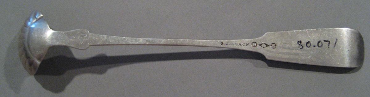1998.0004.965 spoon underside