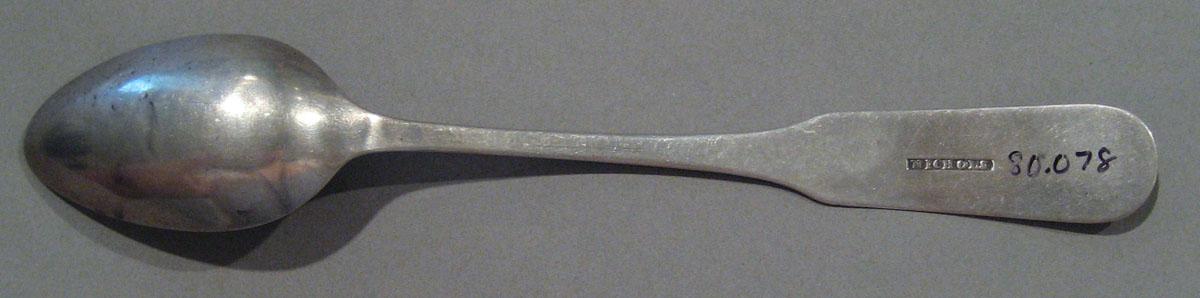 1998.0004.972 spoon underside