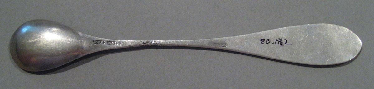 1998.0004.976 spoon underside
