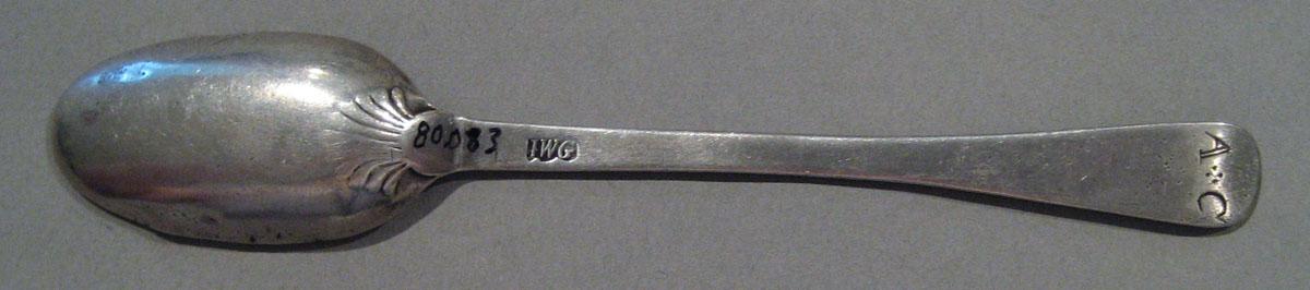 1998.0004.977 spoon underside.