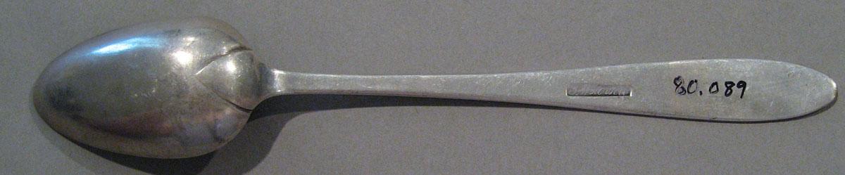 1998.0004.983 spoon underside