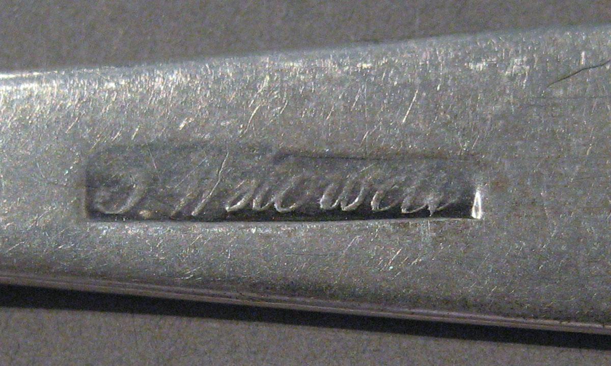 1998.0004.983 spoon mark