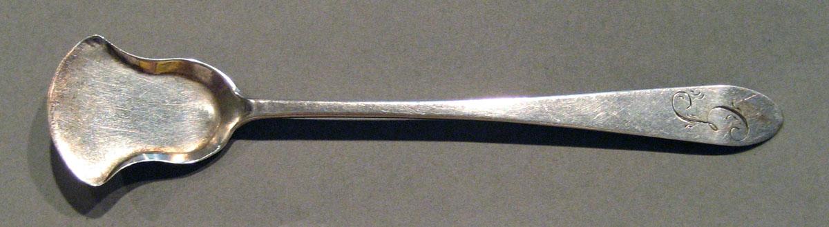 1998.0004.992.001 Silver Spoon upper surface