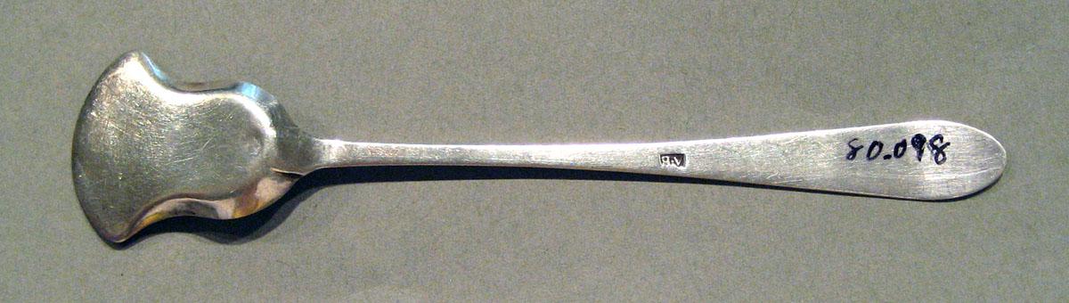 1998.0004.992.001 Silver Spoon underside