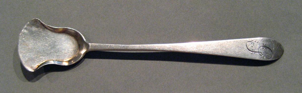 1998.0004.992.002 Silver Spoon upper surface