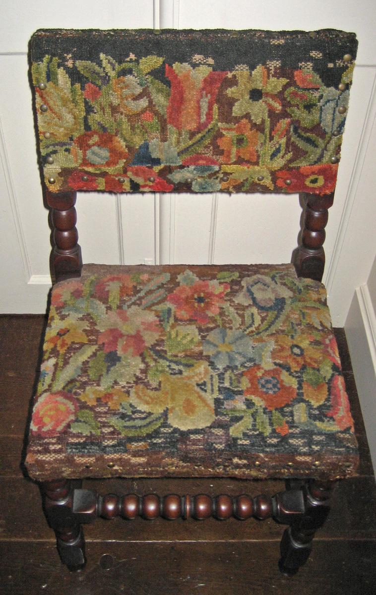 1958.0695 Chair view 2