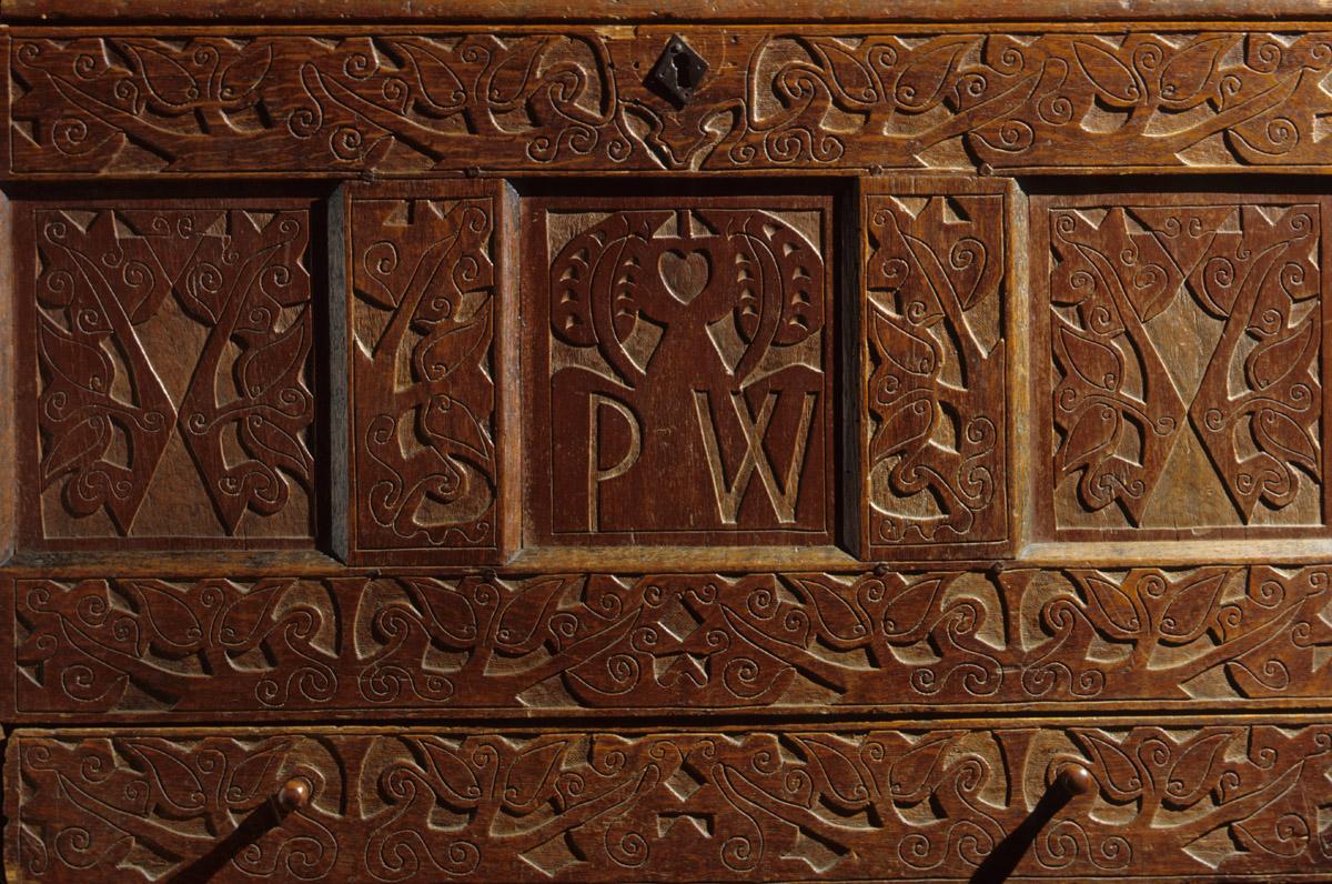 1958.0696 Chest, detail 8