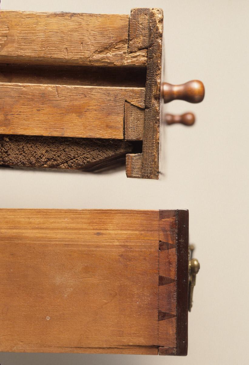 1958.0696 Chest, detail 5
