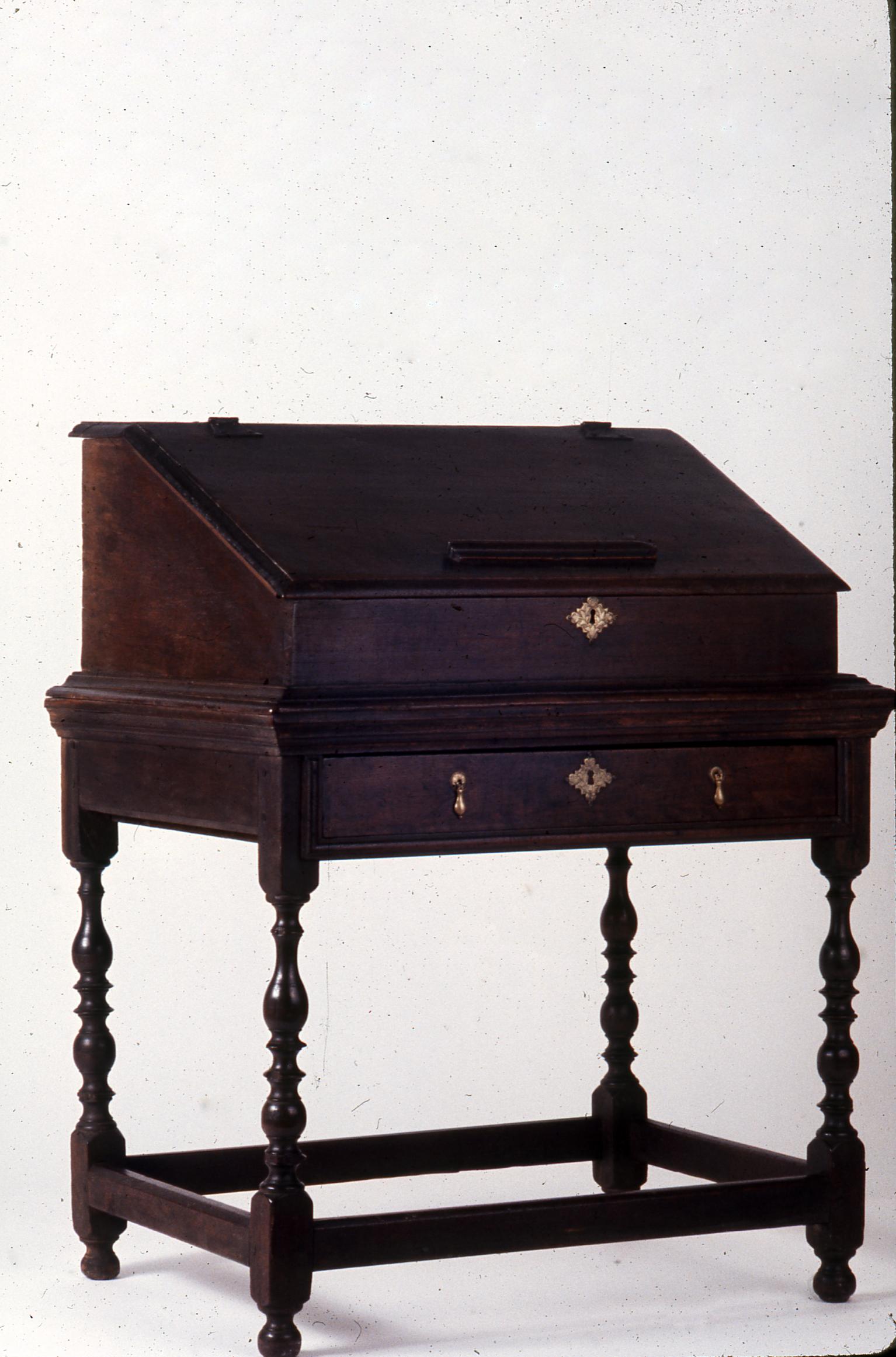 1958.0697 Desk, Desk on Frame