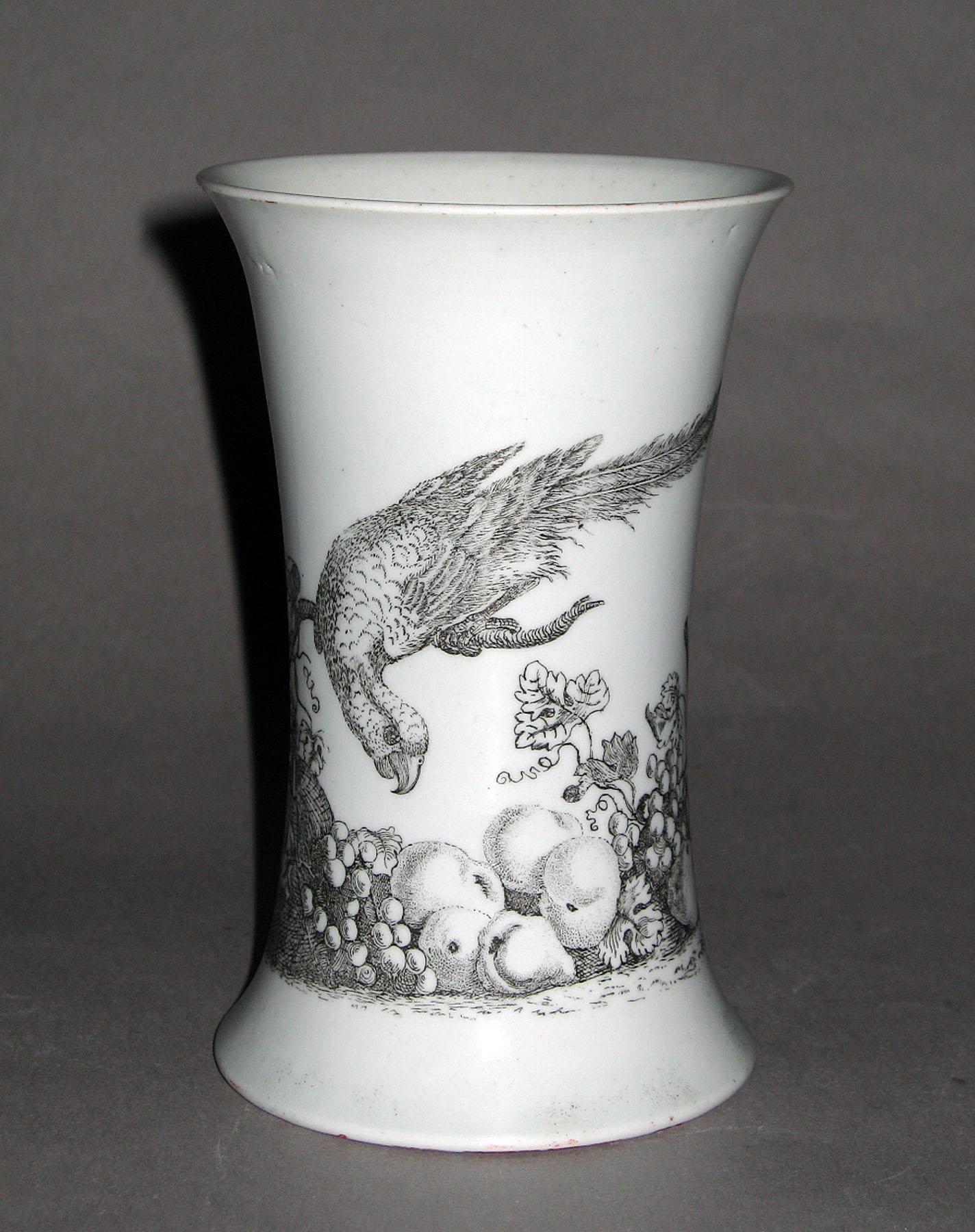 1958.0702.001 Worcester soft-paste porcelain vase