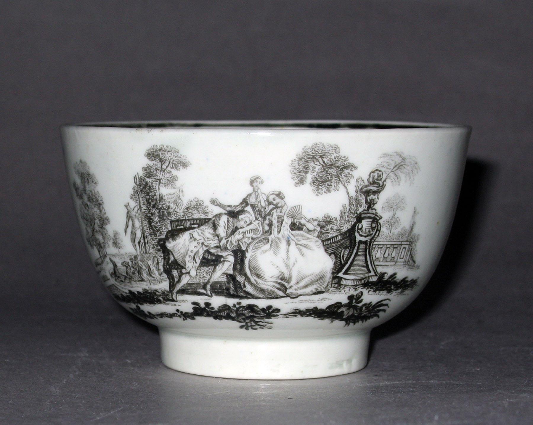 1958.0709 Worcester porcelain teabowl (side 1)