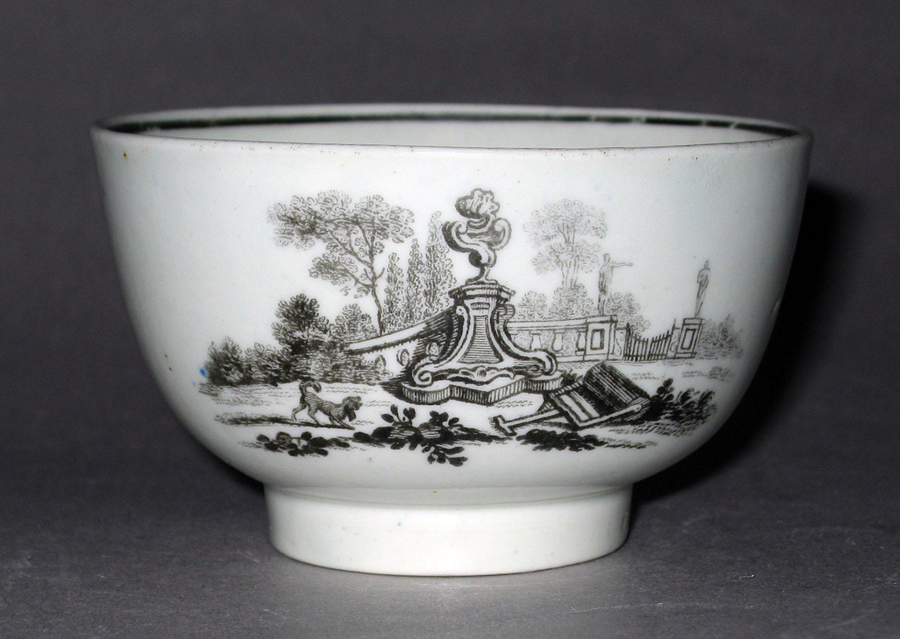 1958.0709 Worcester porcelain teabowl (side 2)