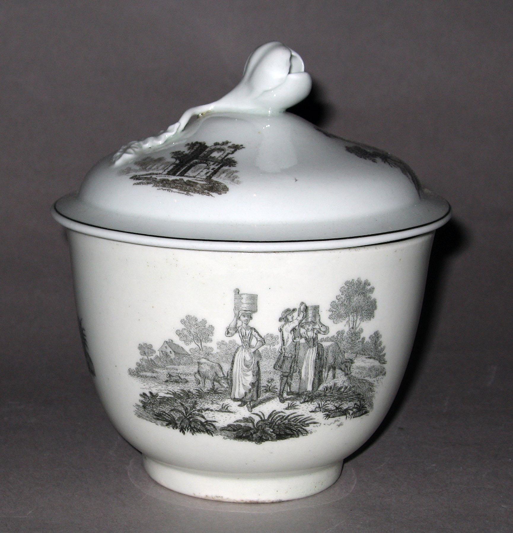 1958.0713 A, B Worcester soft-paste porcelain sugar bowl (side 2)